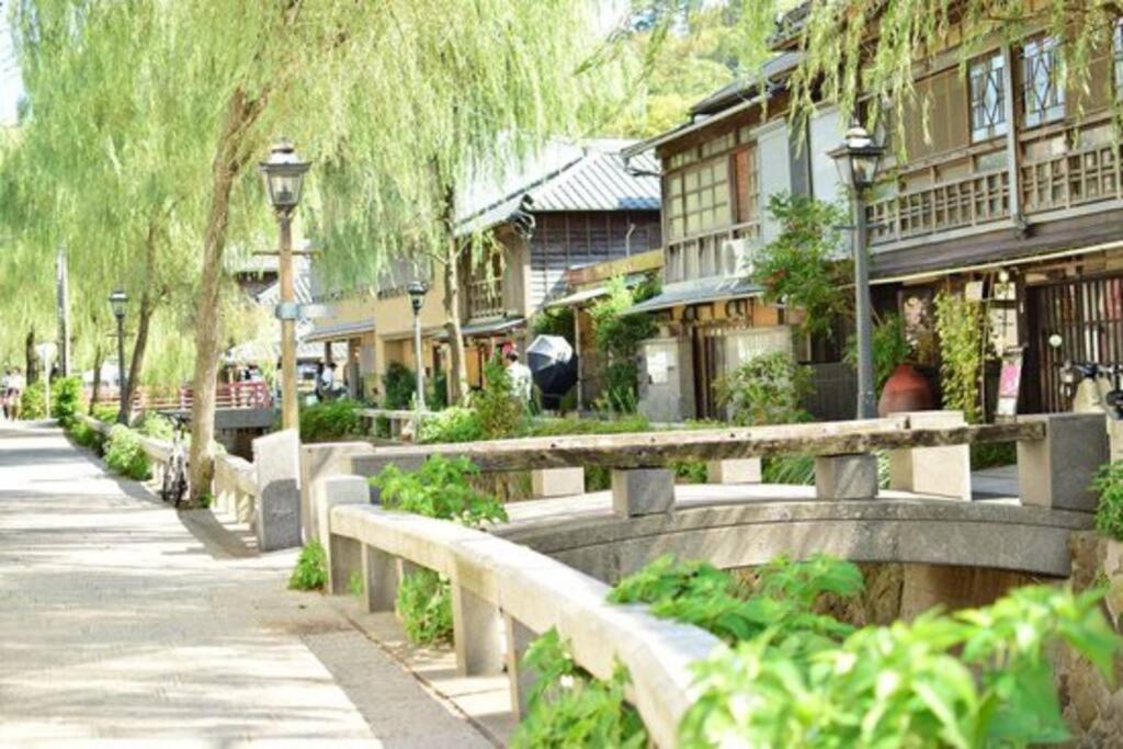 三丁庵 貸別荘 海まで徒歩10分 観光地ペリーロードまで徒歩2分の最高なロケーション 下田を遊び尽くせる貸別荘 無料駐車場もあります2Min Walk To The Perry Road 10Min Walk To The Beach Old Japanese Modern Style House Екстер'єр фото